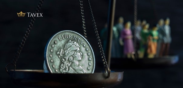 vaga, na kojoj je srebrna kovanica Američki orao i grupa ljudi u članku o efektima uvođenja ograničenja cena.